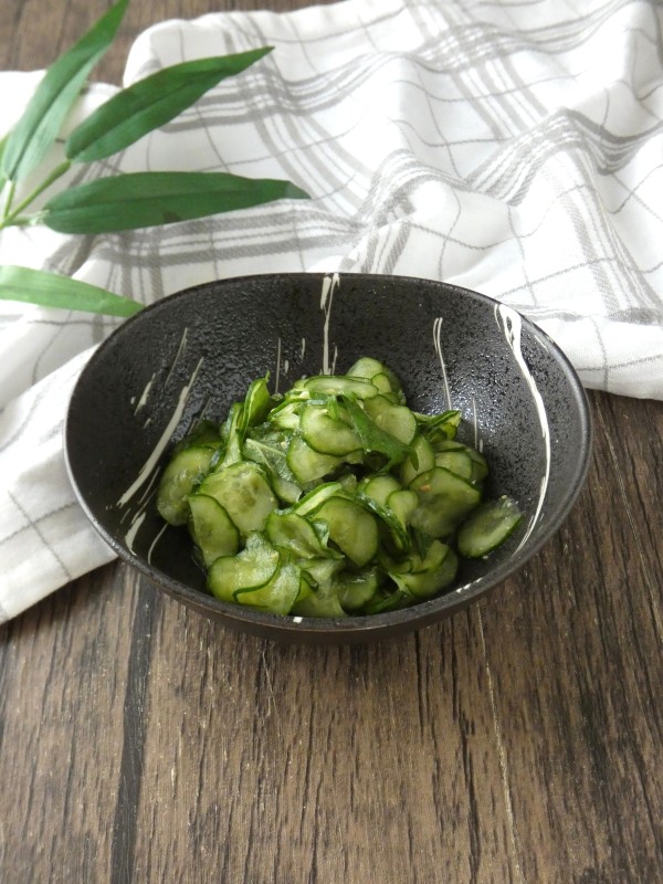 『1分で完成！「キュウリのシソ味噌和え」』