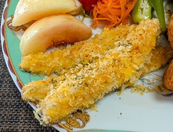 彩り野菜とフルーツでリフレッシュ☆秋刀魚のパン粉焼き♪☆♪☆♪