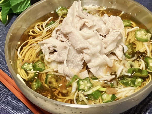 ツルっと美味しい「もずく酢そうめん」｜夏バテ防止レシピ