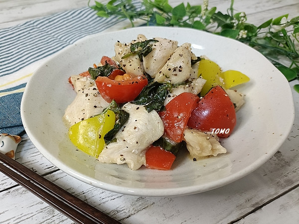 生バジルを使って♪生バジルとパプリカと鶏胸肉のオイスターソース炒め