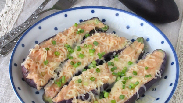 火を使わない。切ってレンチン塗って完成♪手軽に食欲そそるおかず『なすの明太チーズ』