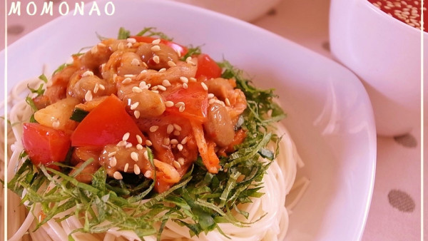『火を使わないダブルトマトそうめんスタミナ満点！納豆×キムチの簡単ランチ♪』