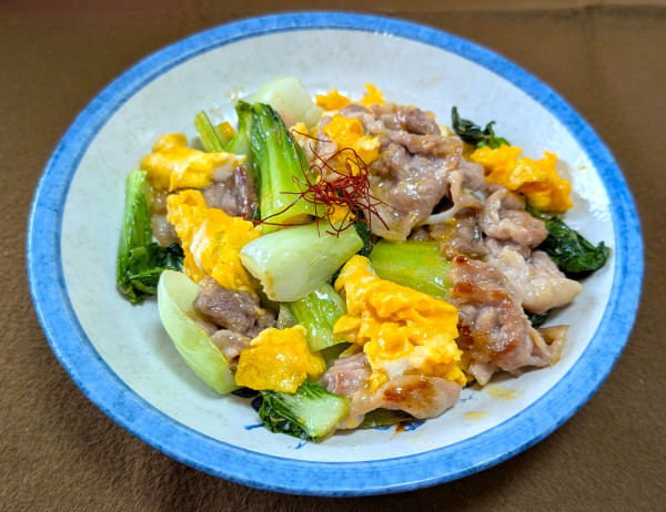 ごはんがすすむ＆お酒がすすむ☆豚肉と青梗菜の卵炒め♪☆♪☆♪