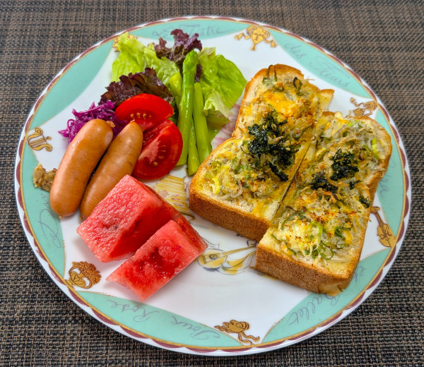 手軽に楽しむ旬の味わい☆しらすチーズトースト♪☆♪☆♪