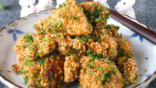 唐揚げなのにヘルシー志向。ザクザク食感♪ゴマ・青のり・生姜で風味◎『ごま青のり鶏むね肉から揚げ』