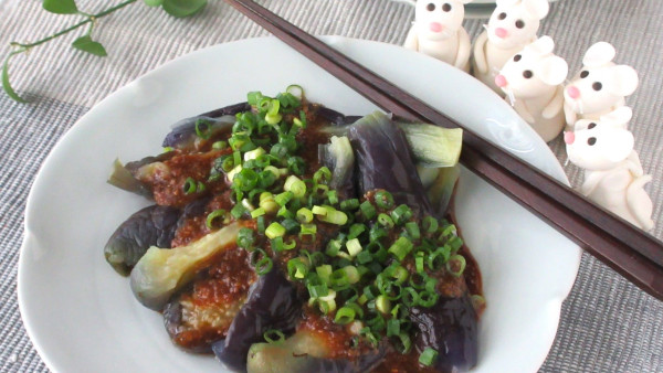 電子レンジ＆大さじ１で作る♪コク旨。酢でサッパリ＆ヘルシー『なすゴマ味噌ソース』