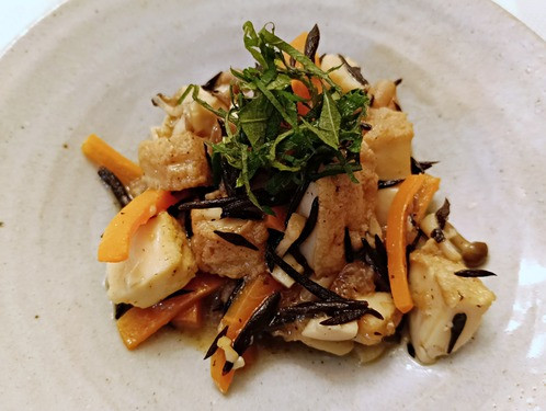 いつも料理をちょっぴりアレンジ！梅風味のひじきの煮もの♫