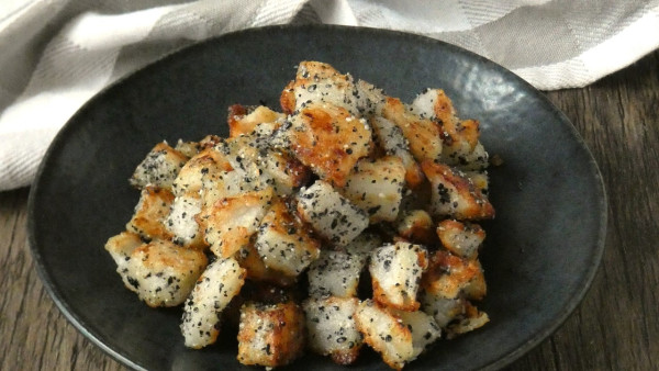 『無限に食べられる！「レンコンのにんにくごま塩和え」』